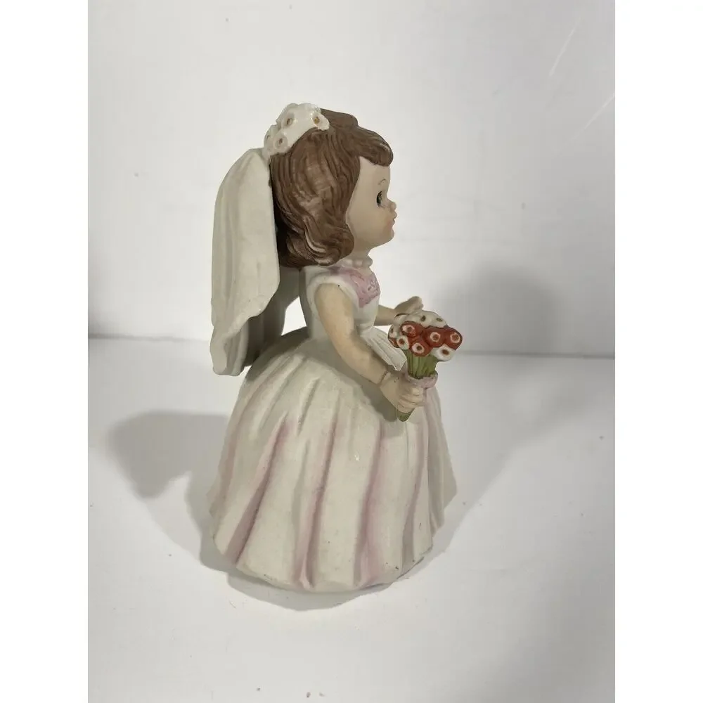 Vintage Ceramic‎ Bride Doll With Dress Veil And Flower Bouquet Music Box READ